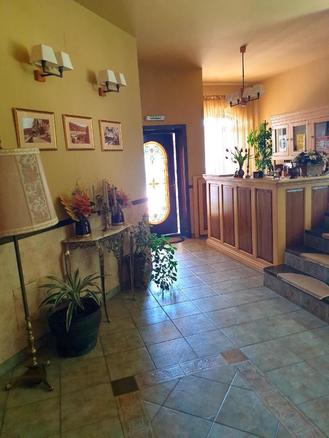 Pensiunea Casa Mircea & Restaurant Eselnita Luaran gambar