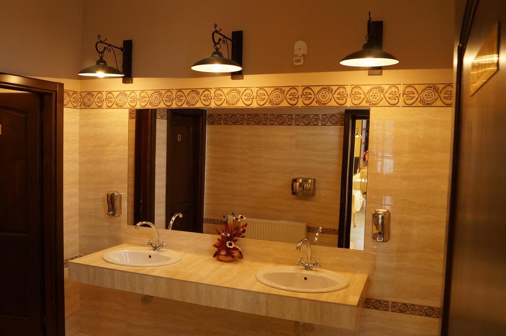 Pensiunea Casa Mircea & Restaurant Eselnita Luaran gambar