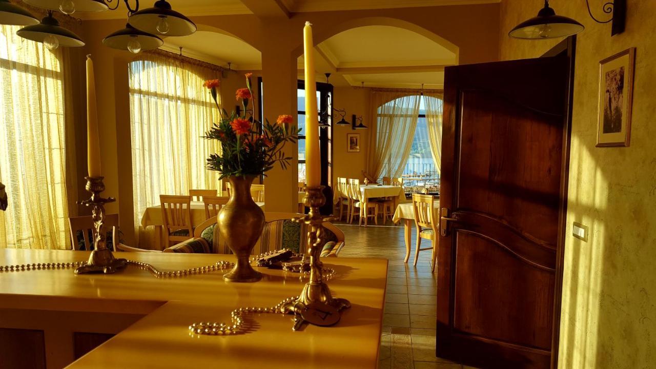 Pensiunea Casa Mircea & Restaurant Eselnita Luaran gambar